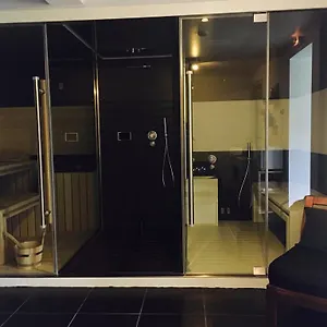 https://hotel-du-bout-du-monde.hotels-rhonealpes.com